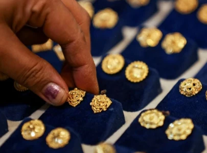 gold prices see sharp decline in global and local markets