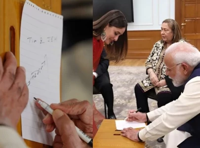 kareena kapoor gets indian pm modi s autograph for sons taimur and jeh