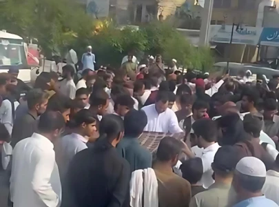 family protests student deaths in alleged police encounter in rawalpindi