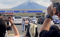 mount fuji snowless shatters 130 year record