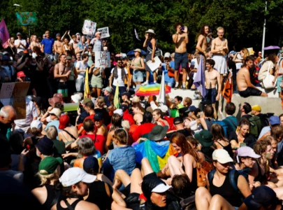 dutch police arrest 370 climate activists after extinction rebellion blocks major highway