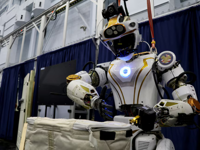 watch swiss scientists create a robot hand that can detach and crawl over to objects