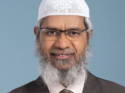 dr zakir naik apologises for pia comments after backlash