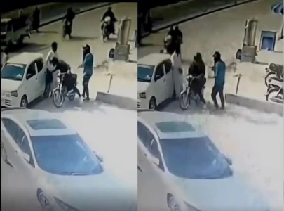 watch robbers snatch rs5 5mln from citizen in karachi s quaidabad
