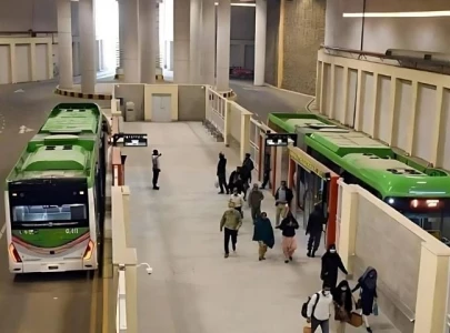sindh govt ready to take over green line bus operations