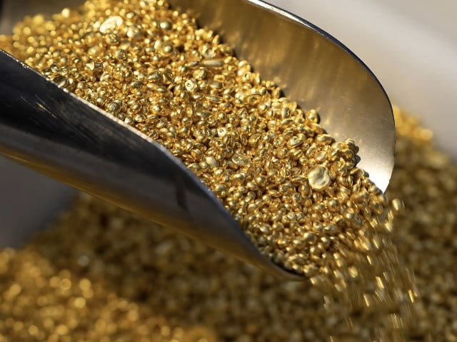 gold drops to rs274 500 tola rupee rises