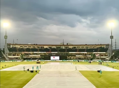 pak vs ban media faces difficulties as lift fails during rawalpindi cricket test