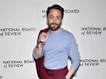 kieran culkin includes gum spitting bathroom jokes and ariana grande shoutouts in nbr gala speech