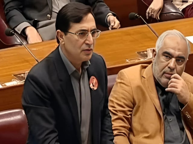faiz hameed s court martial should not be politicised pti s barrister gohar