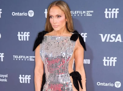 jennifer lopez attends unstoppable premiere without ben affleck amid divorce