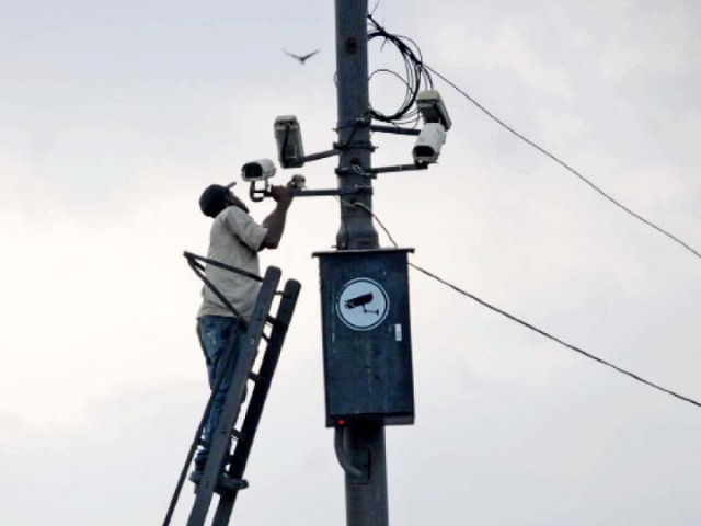 karachi rolls out first phase of safe city project