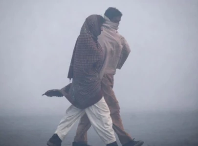 mercury drops to 11 c as quetta winds sweep across karachi