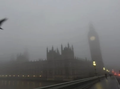 london gatwick heathrow and manchester airports face disruption and delays due to fog london gatwick heathrow and manchester airports face disruption and delays due to fog