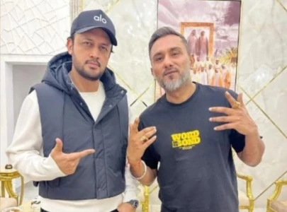borderless brothers honey singh poses with atif aslam borderless brothers honey singh poses with atif aslam