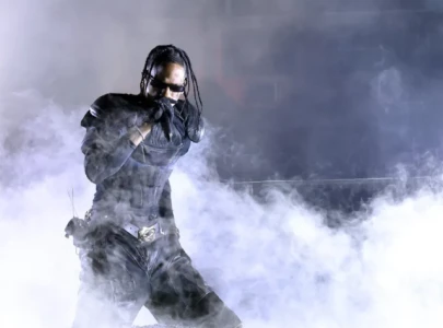 did travis scott even perform cfp halftime performance receives backlash for poor execution