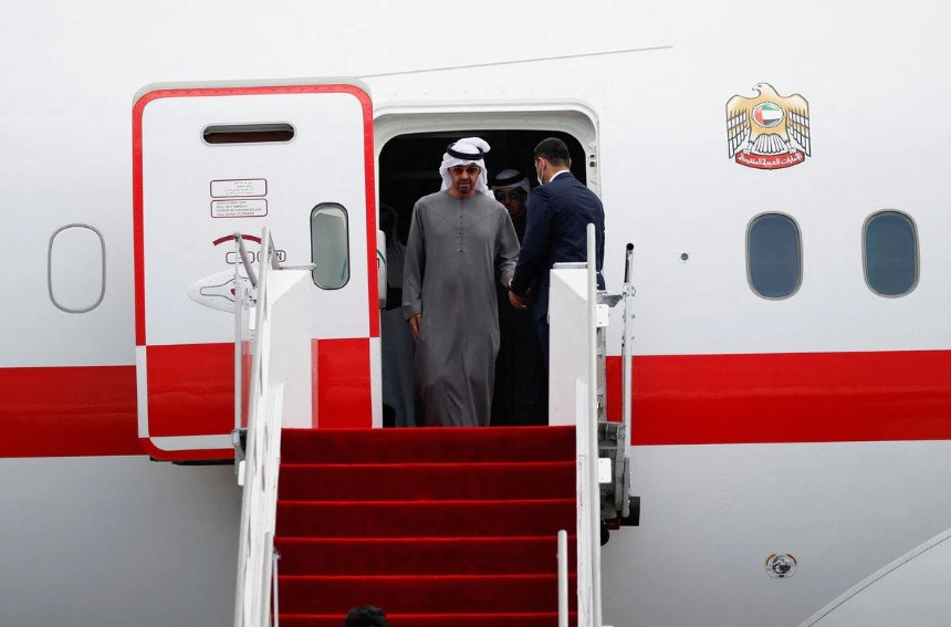 united arab emirates president sheikh mohammed bin zayed al nahyan descends from the plane as he arrives at ngurah rai international airport ahead of the g20 summit in bali indonesia november 14 2022 reuters ajeng dinar ulfiana pool file photo