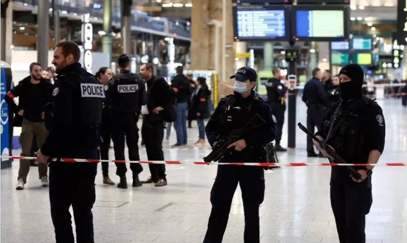 french police secure the area after a man with a knife wounded several people at the gare du nord train station in paris france january 11 2023 reuters benoit tessier french police secure the area after a man with a knife wounded several people at the gare du nord train station in paris france january 11 2023 reuters benoit tessier