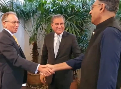 pti leaders brief diplomatic corps on political condition