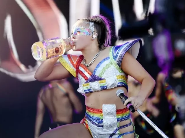 jojo siwa s explicit rant at la pride sparks controversy jojo siwa s explicit rant at la pride sparks controversy