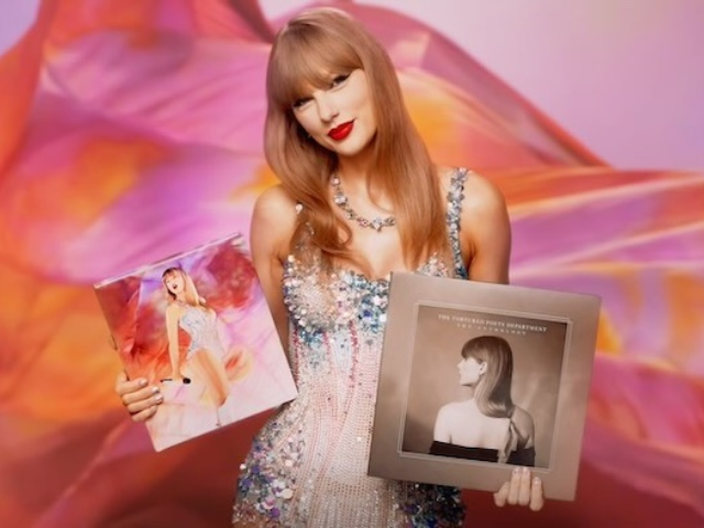 taylor swift s eras tour book breaks records with 814 000 copies sold in just days taylor swift s eras tour book breaks records with 814 000 copies sold in just days