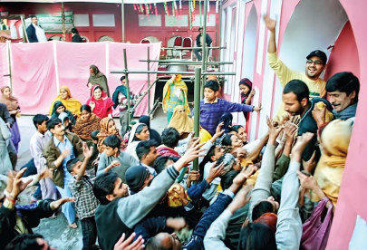 mian mir s urs security fears keep attendance low mian mir s urs security fears keep attendance low