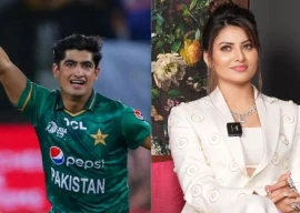 watch bollywood s urvashi rautela is also naseem shah fan