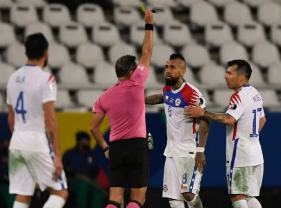 arturo vidal calls referee clown after chile s 1 0 defeat to brazil