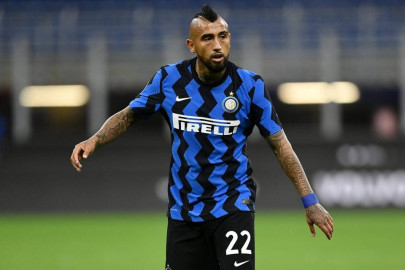 inter milan s arturo vidal in hospital after positive covid test inter milan s arturo vidal in hospital after positive covid test