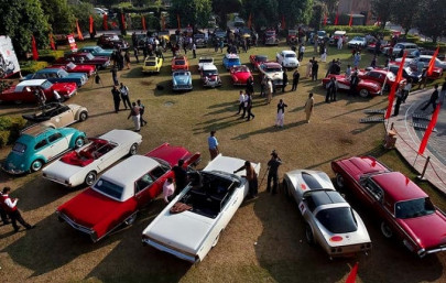 vintage car show held in nathia gali