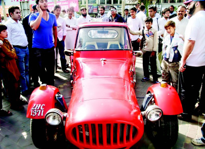 lahore shopping festival 28 vintage cars paraded lahore shopping festival 28 vintage cars paraded