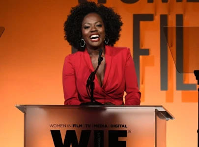 viola davis delivers emotional speech at hollyrod foundation gala honours childhood self viola davis delivers emotional speech at hollyrod foundation gala honours childhood self