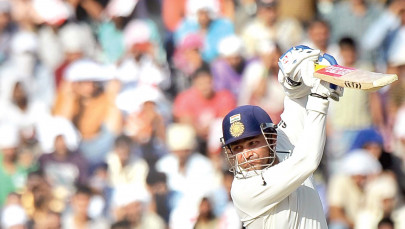 virender wags after much paine in the field