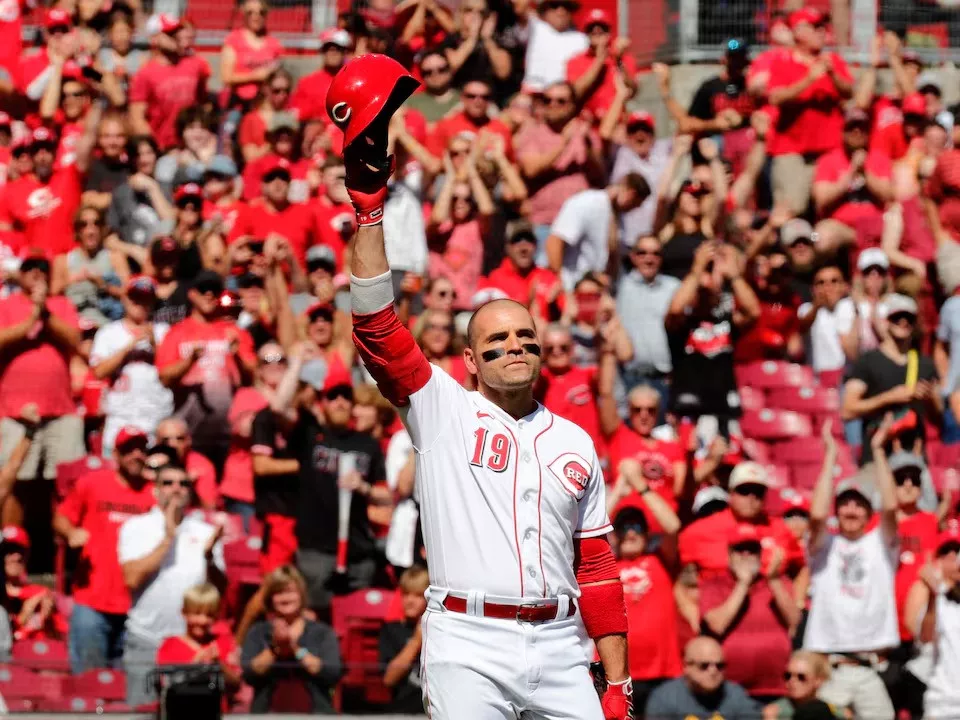 cincinnati reds first baseman joey votto acknowledges the crowd before his first at bat in the second inning against the pittsburgh pirates at great american ball park on september 24 2023 in cincinnati ohio usa photo reuters cincinnati reds first baseman joey votto acknowledges the crowd before his first at bat in the second inning against the pittsburgh pirates at great american ball park on september 24 2023 in cincinnati ohio usa photo reuters