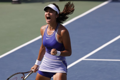 raducanu wins marathon to reach washington quarters raducanu wins marathon to reach washington quarters