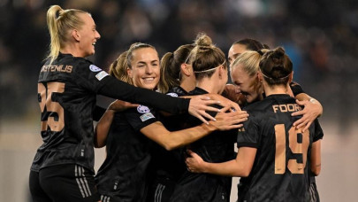 arsenal demolish zurich in women s champions league arsenal demolish zurich in women s champions league