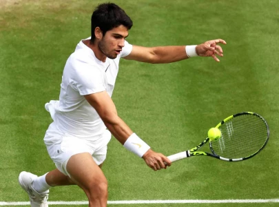 alcaraz on course for djokovic clash