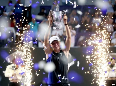 swiatek wins player of the year award