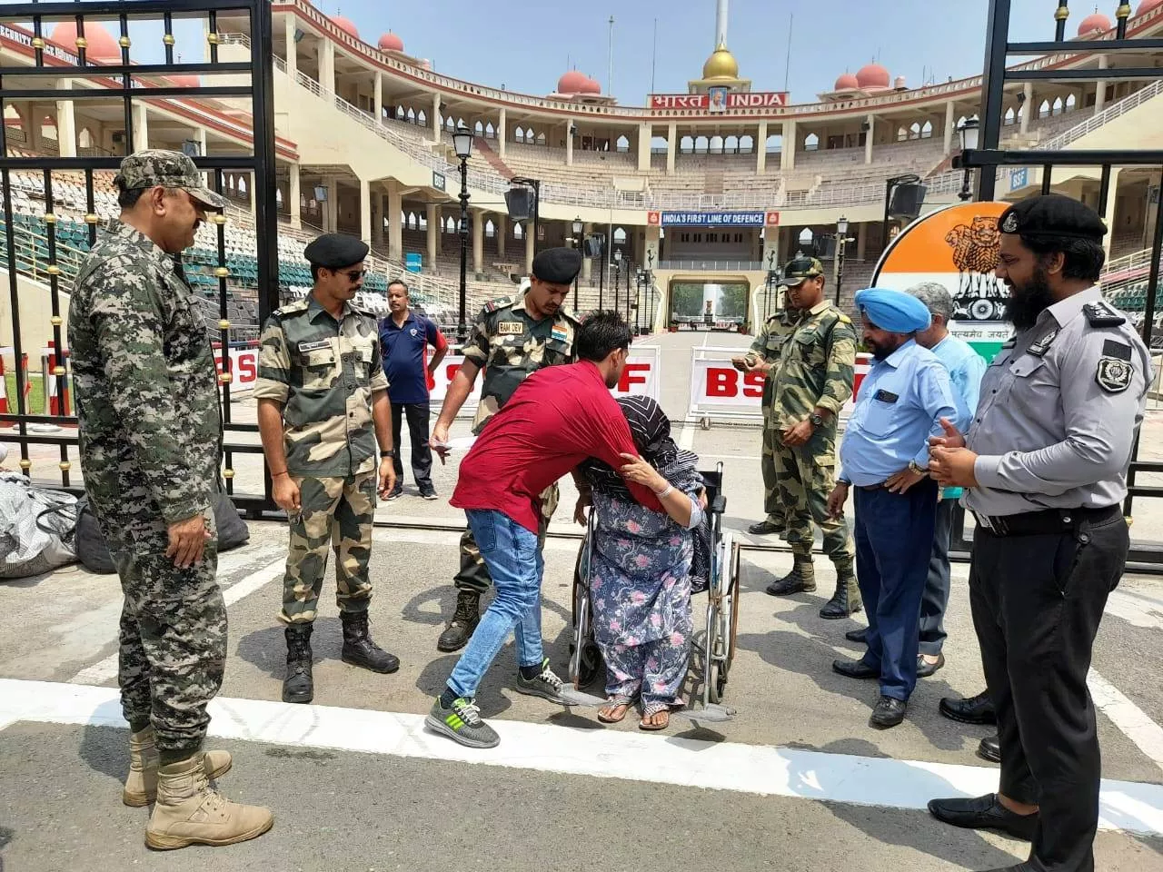 in a gesture of goodwill pakistani authorities released an indian family arrested in lahore last year for carrying a firearm in their luggage the family was received by indian authorities at the wagah border crossing near the punjab provincial capital on august 13 2023 in a gesture of goodwill pakistani authorities released an indian family arrested in lahore last year for carrying a firearm in their luggage the family was received by indian authorities at the wagah border crossing near the punjab provincial capital on august 13 2023