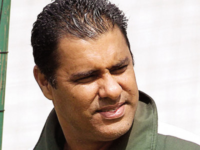 waqar asks selectors to share blame