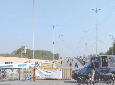 karachi traffic update routes reopened and closed due to mwm protests