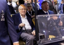 warren buffett makes historic 5 3 billion donation in berkshire shares to charity