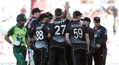 nz stun england to reach t20 world cup final