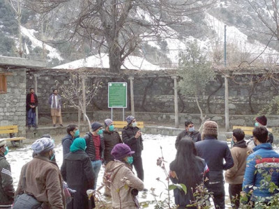 tourists brave freezing cold flock to chitral tourists brave freezing cold flock to chitral