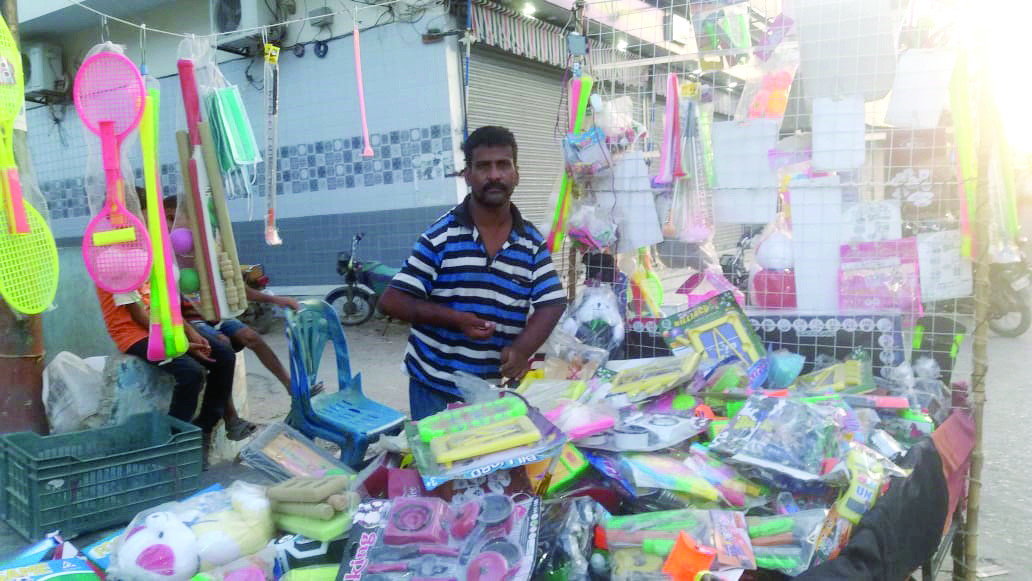 Paralysed vendor puts his best food forward - Vimarsana News