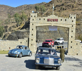 kp s vintage car rally reaches machni