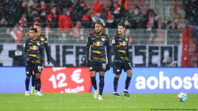 marsch on brink as leipzig lose again