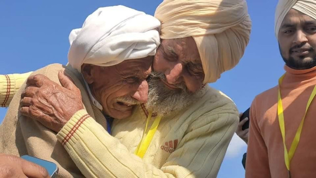 watch brothers separated during partition reunite at kartarpur watch brothers separated during partition reunite at kartarpur