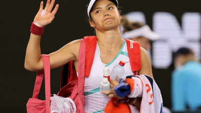 raducanu learns she has fight in me raducanu learns she has fight in me