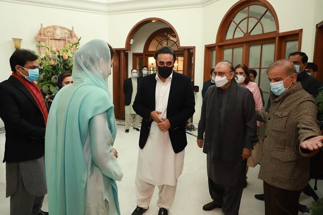 ppp leaders asif ali zardari and bilawal bhutto zardari being welcomed at the residence of pml n president shehbaz sharif on feb 5 2022 photo express ppp leaders asif ali zardari and bilawal bhutto zardari being welcomed at the residence of pml n president shehbaz sharif on feb 5 2022 photo express