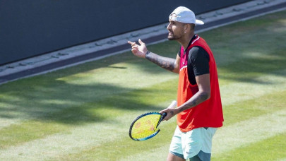 kyrgios claims he was racially abused kyrgios claims he was racially abused